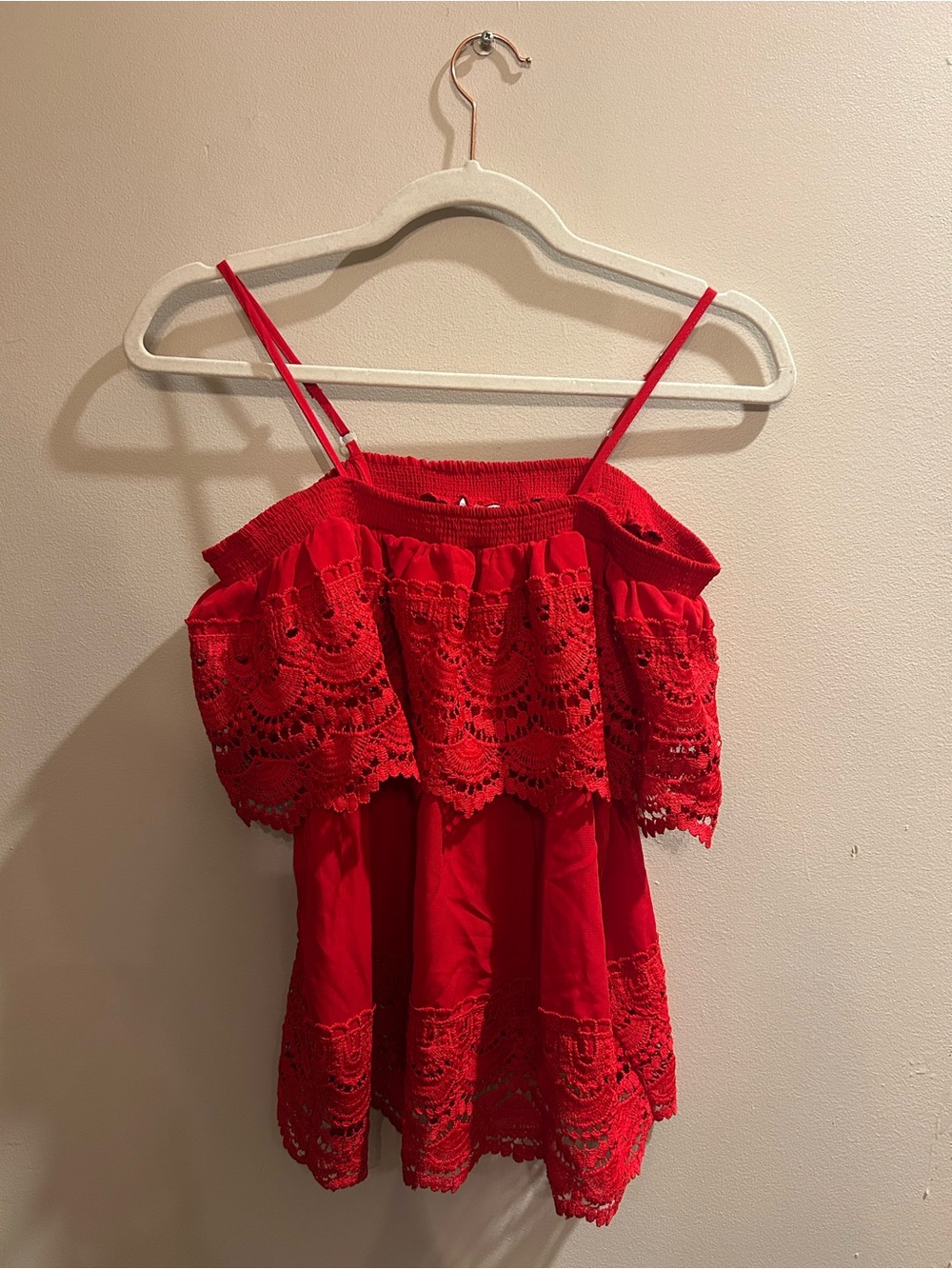No Boundaries Red Off-The-Shoulder Ruffle Lace Trim Top in a Juniors Size Large